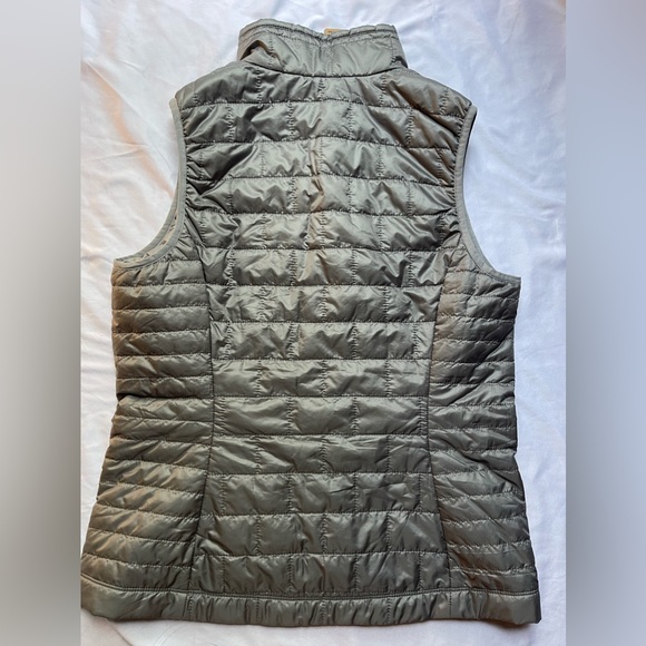 NWT Patagonia Nano Puff Vest Women’s S - Logo - Picture 4 of 7